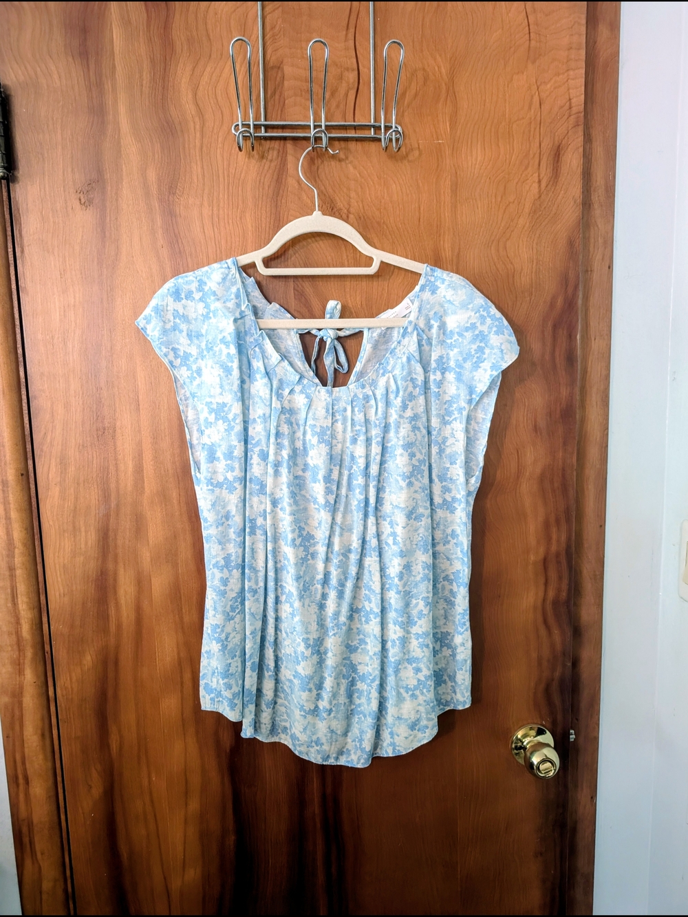 LC Lauren Conrad Pale Blue Floral Tie-Back Cap Sleeve Blouse